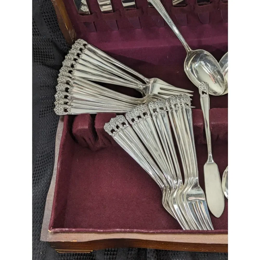 ANTIQUE PIERCED I/S SILVERPLATE 
